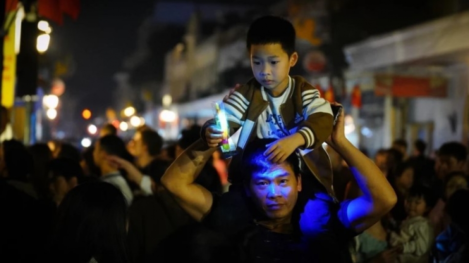 Vietnam saves 448,000 kWh during Earth Hour 2025